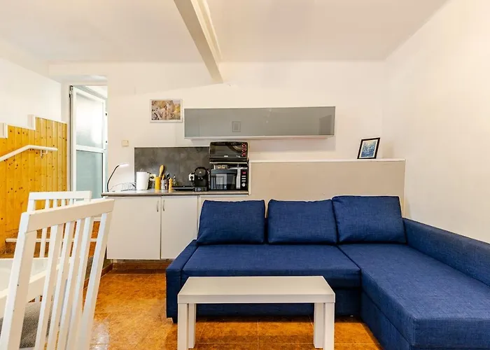 Casa Mihales